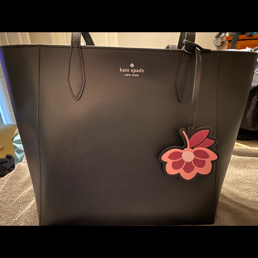 Kate spade Dana tote.